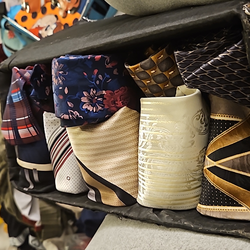 Mens  used Ties and Case